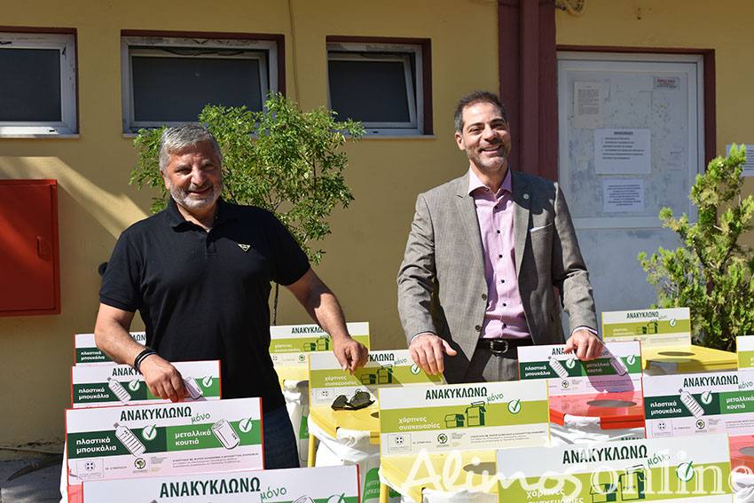 Ο Δήμος Αλίμου απέκτησε το πρώτο του απορριμματοφόρο για τα βιοαπόβλητα