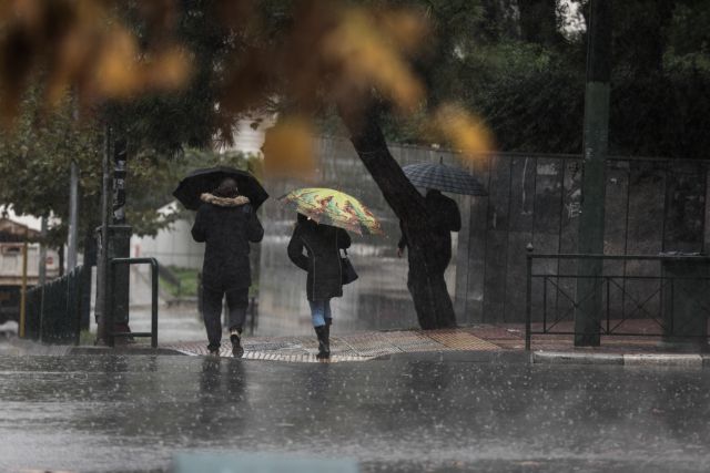 Κακοκαιρία: Κούλουμα με βροχές, καταιγίδες και ισχυρούς ανέμους στις περισσότερες περιοχές της χώρας