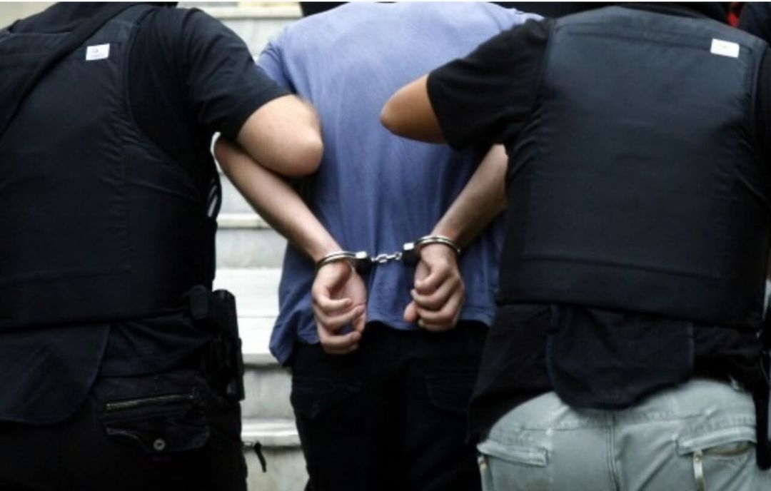 Γλυφάδα: Σύλληψη για «ξέπλυμα» από ναρκωτικά - Ο ρόλος των «υπόγειων τραπεζιτών» στο οργανωμένο έγκλημα
