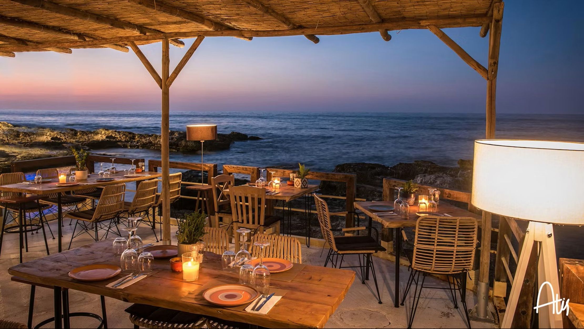 Παράλια Αττικής: Τα beach bars & restaurants που ξεχωρίζουν φέτος