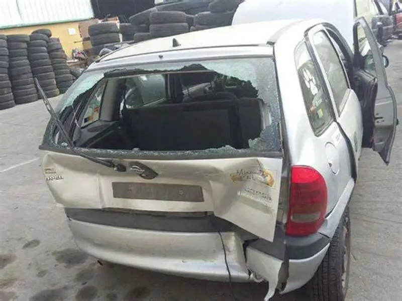 Βουλιαγμένη: Κατέρρευσε μαντρότοιχος από την κακοκαιρία Byron – Καταπλάκωσε σταθμευμένο αυτοκίνητο