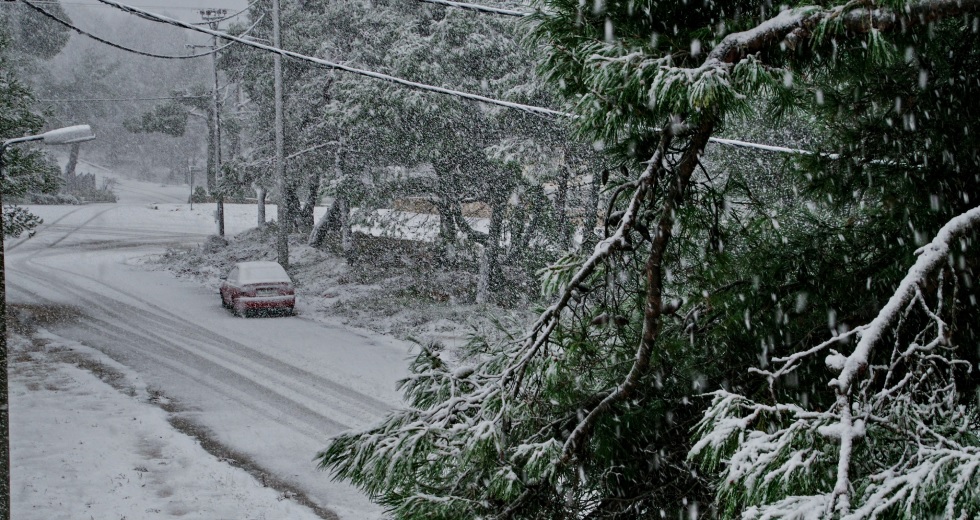 Κακοκαιρία Ελπίδα: Άρχισε η επέλαση του χιονιά - Ενεργοποιείται το 112