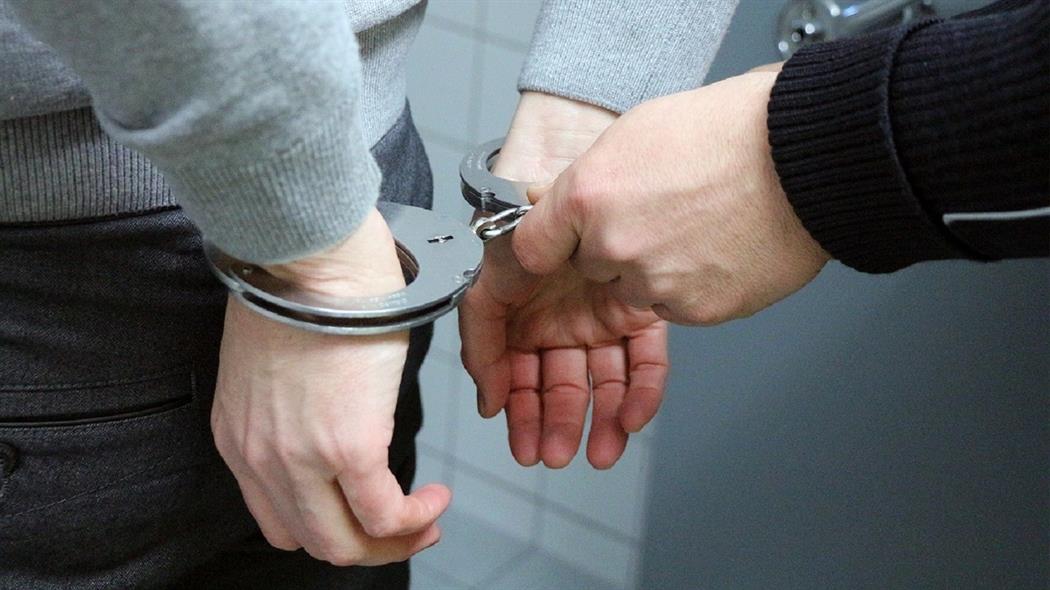 Γλυφάδα: Συνελήφθη 24χρονος για διαρρήξεις σε οικίες μαζί με συνεργούς του