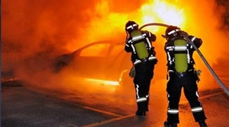 Γλυφάδα: Αυτοκίνητο παραδόθηκε στις φλόγες τα ξημερώματα